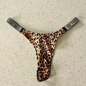 NWOT Victorias Secret Thong Cheetah Bikini Bottom size XS